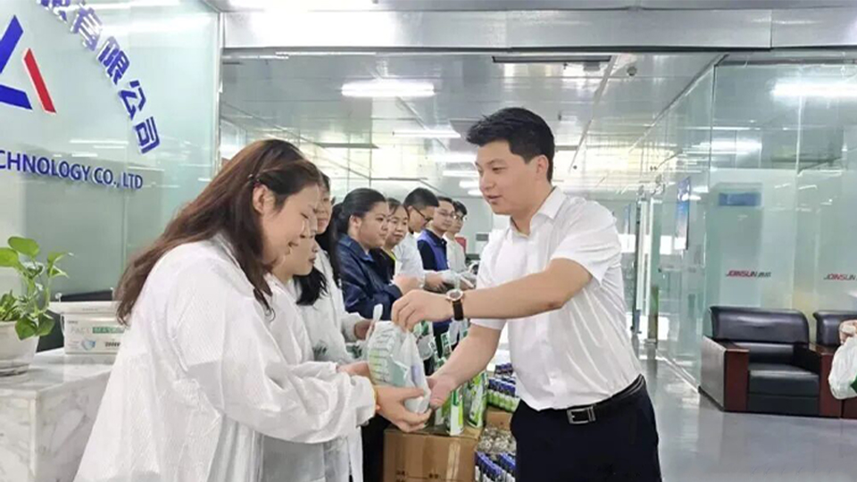 高温慰问送清凉，浓浓关怀沁人心！